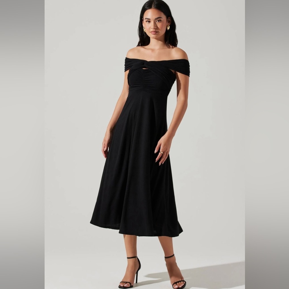 NWT ASTR the label Black Off-Shoulder Balto Dress Size Small
